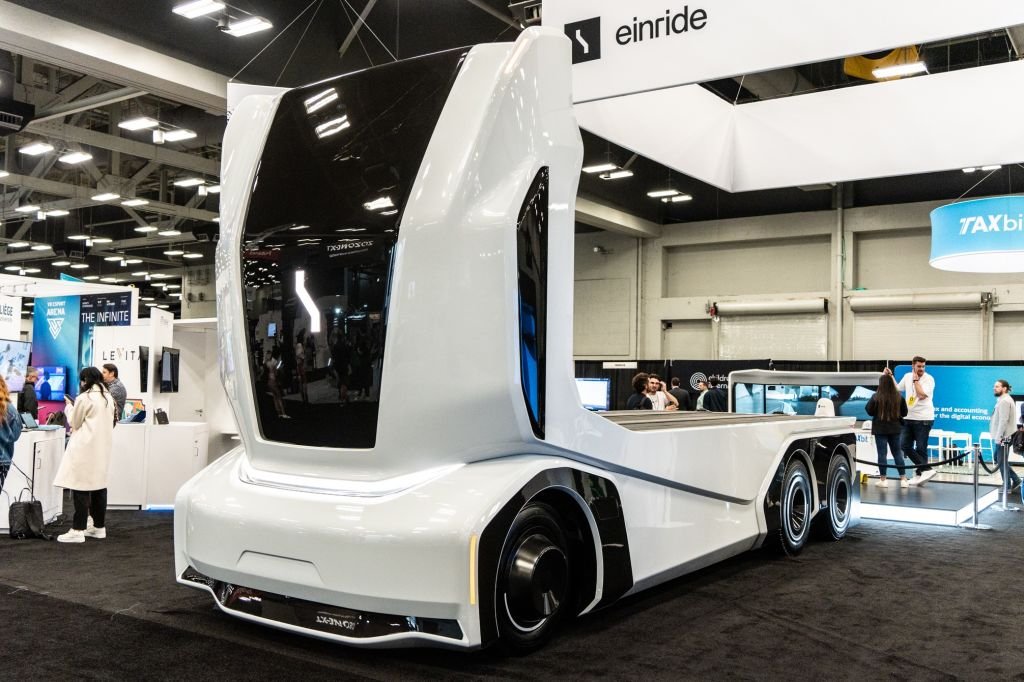 Self-driving truck startup Einride raises 3M PIPE ahead of public debut Self-driving truck startup Einride raises 3M PIPE ahead of public debut